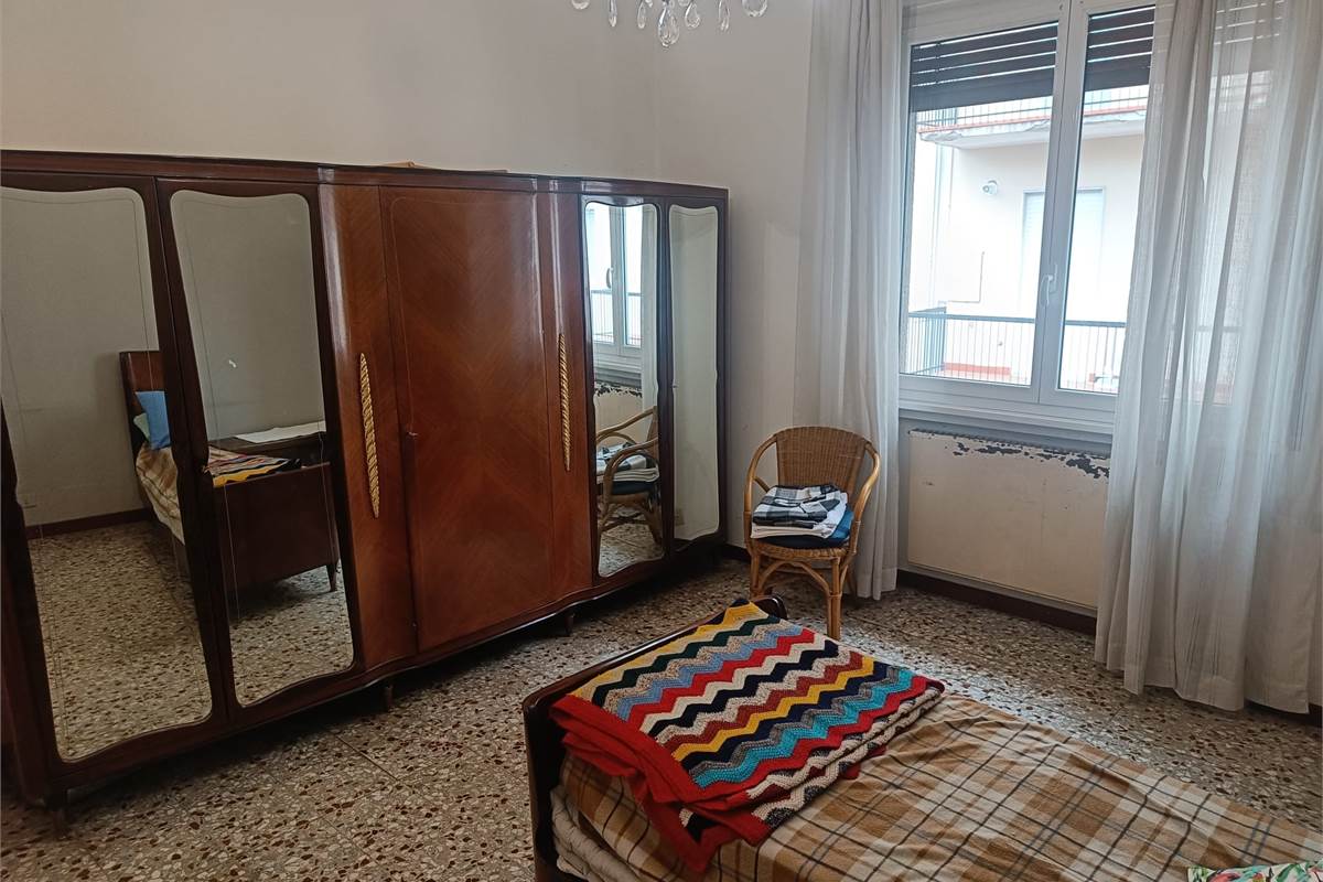 TRILOCALE PIU' SERVIZI CON BOX