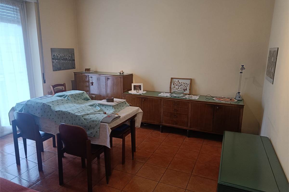 TRILOCALE PIU' SERVIZI CON BOX