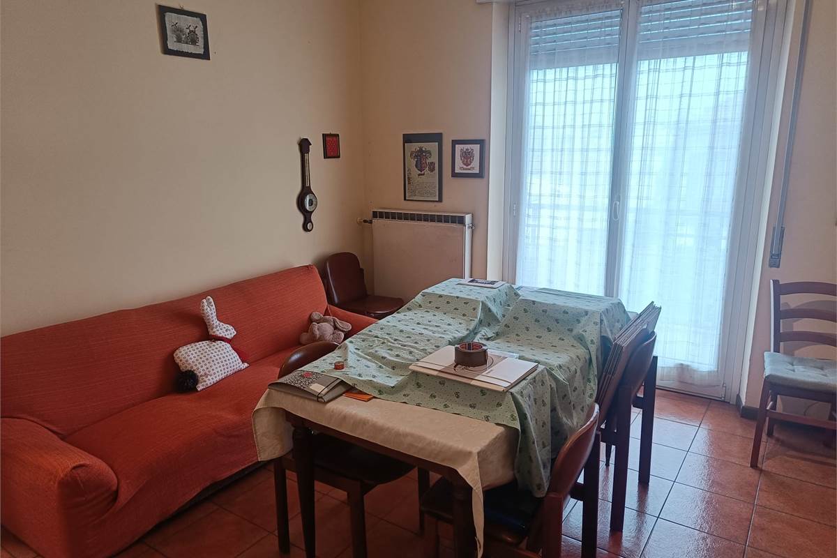 TRILOCALE PIU' SERVIZI CON BOX