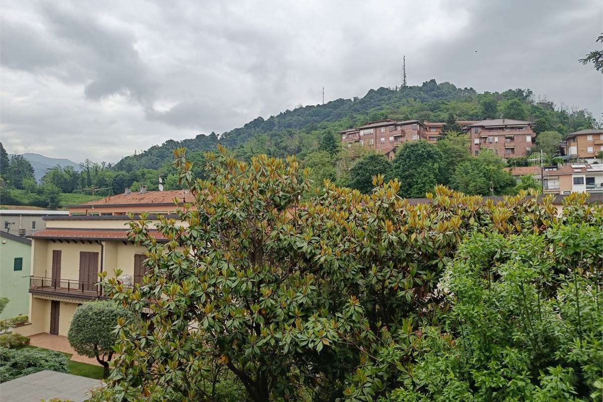 TRILOCALE PIU' SERVIZI CON BOX