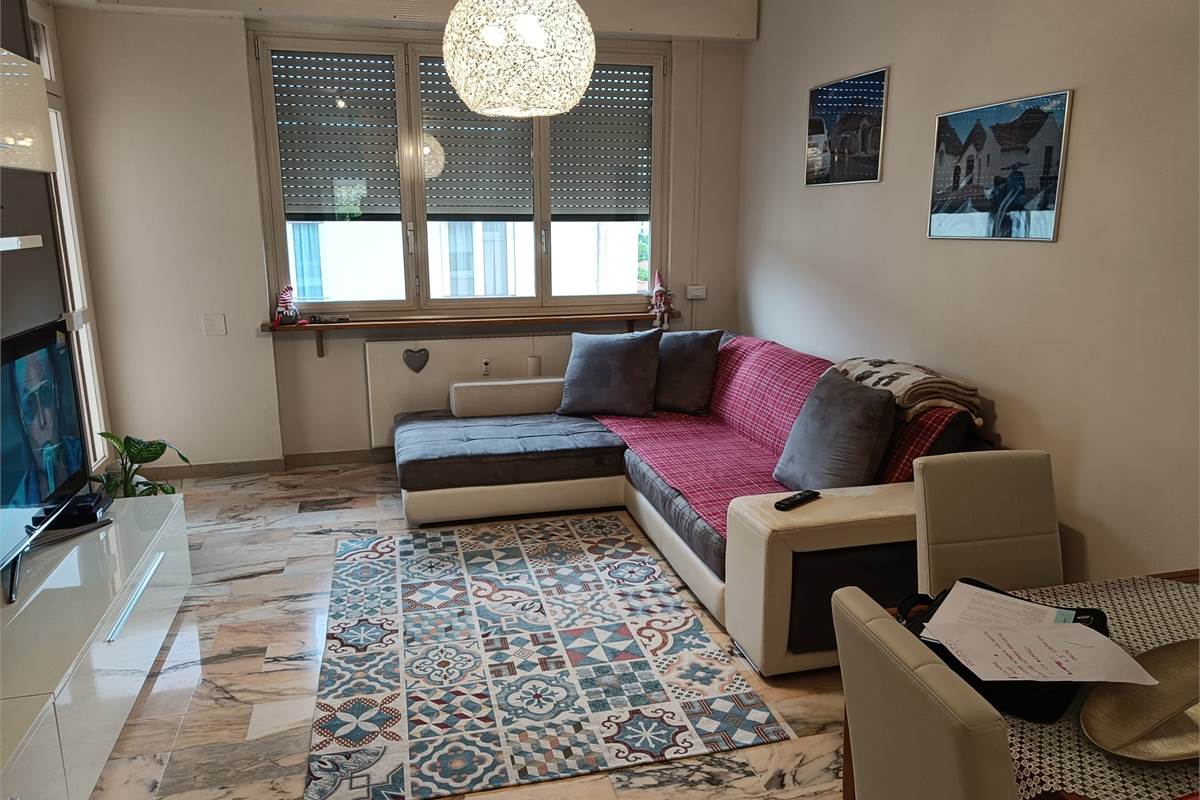 TRILOCALE PIU' SERVIZI CON BOX