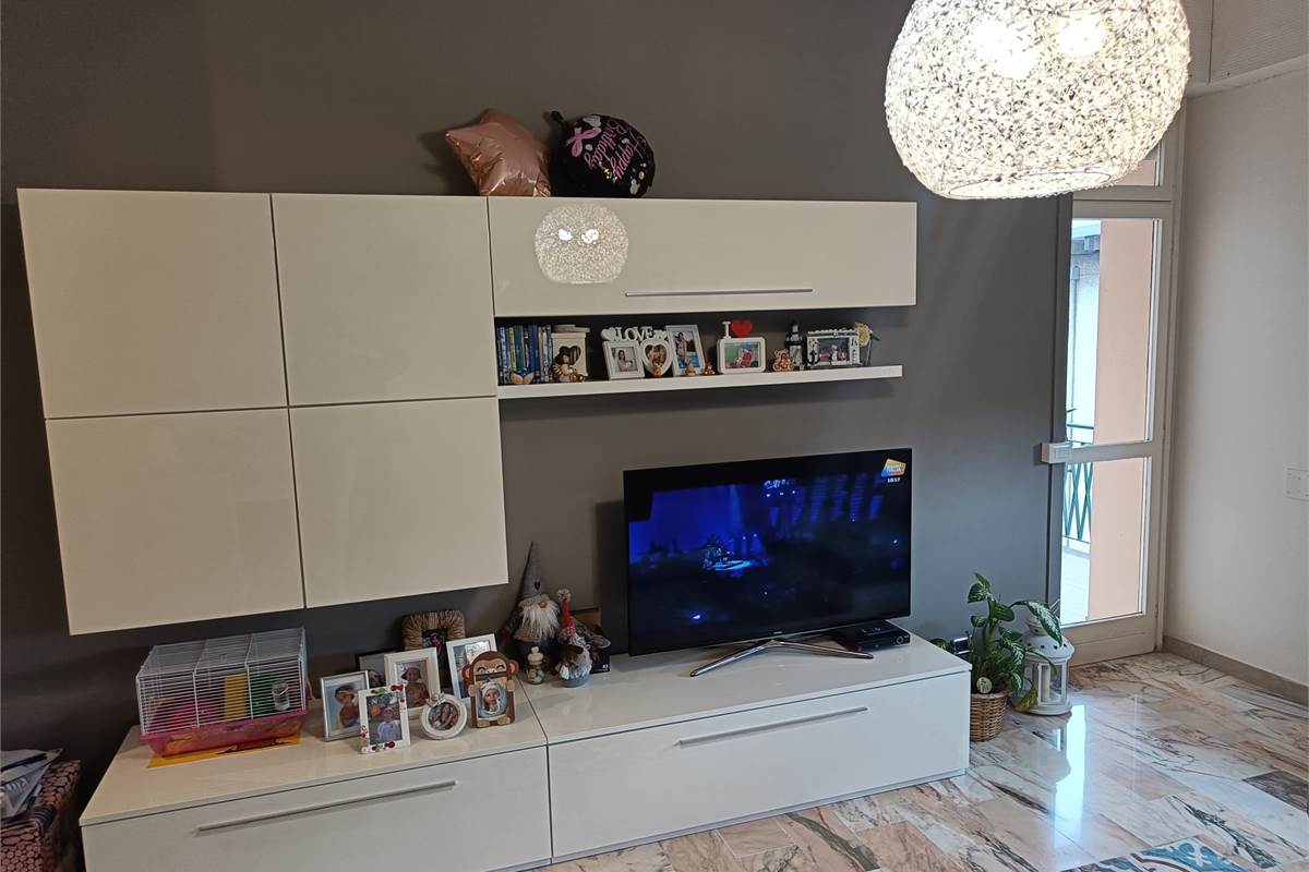 TRILOCALE PIU' SERVIZI CON BOX