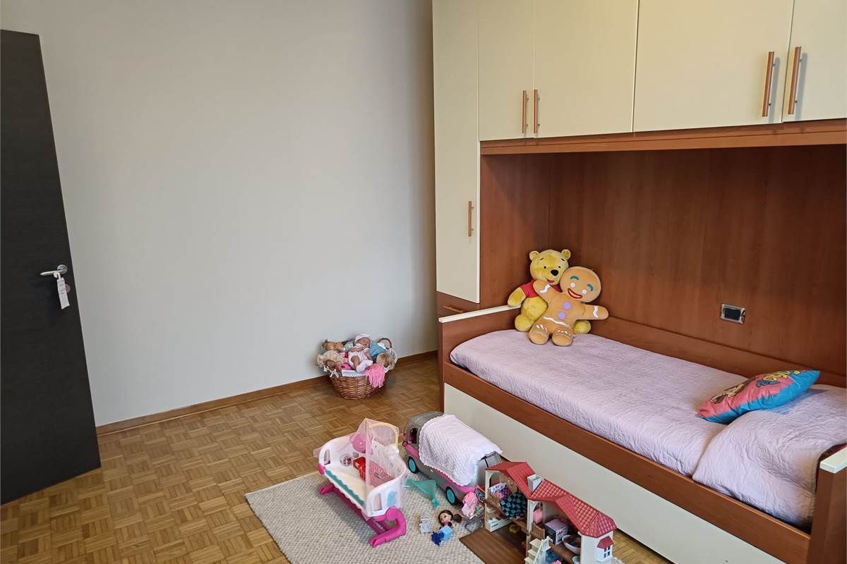 TRILOCALE PIU' SERVIZI CON BOX