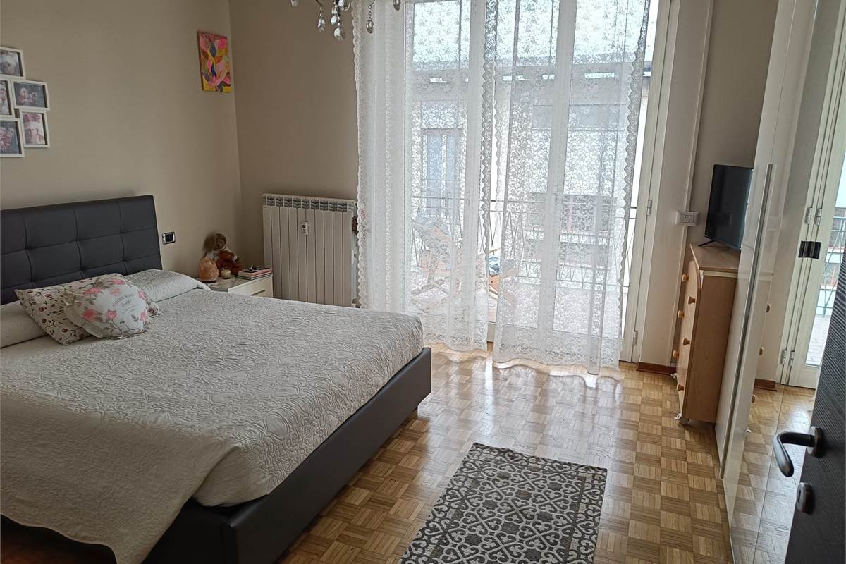 TRILOCALE PIU' SERVIZI CON BOX