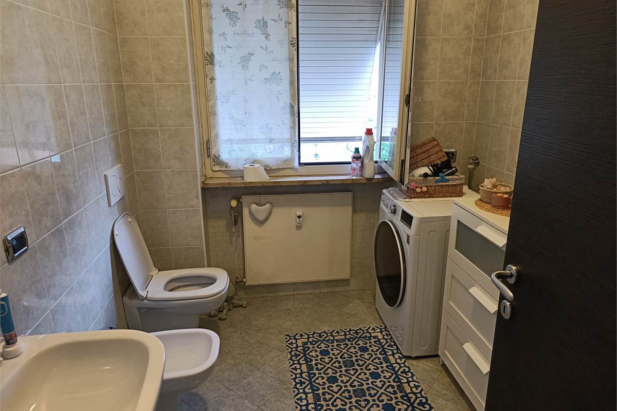 TRILOCALE PIU' SERVIZI CON BOX