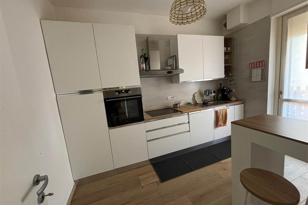 TRILOCALE PIU' SERVIZI CON BOX