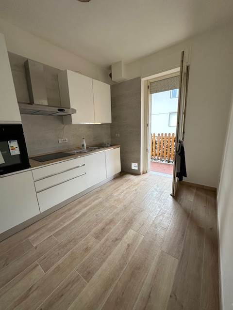 TRILOCALE PIU' SERVIZI CON BOX