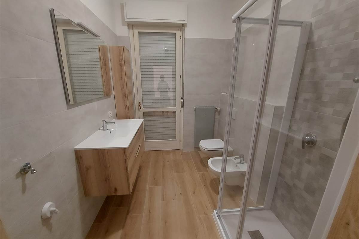 TRILOCALE PIU' SERVIZI CON BOX