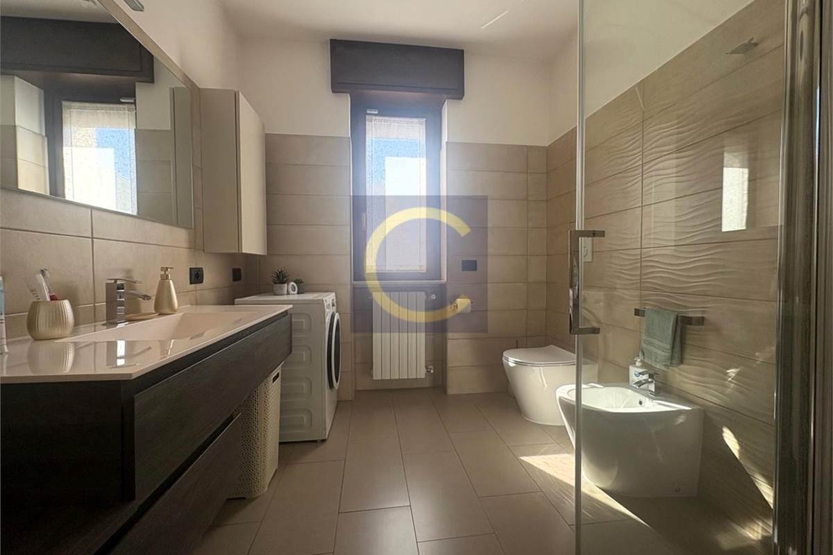 PERFETTO BILOCALE RISTRUTTURATO CON BOX E CANTINA
