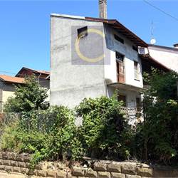 RUSTICO DI TESTA CON GIARDINO PRIVATO