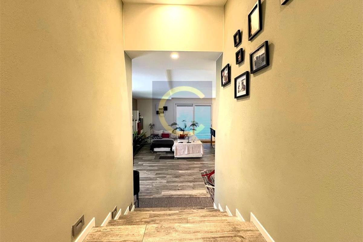 VILLA SINGOLA RISTRUTTURATA SU UN UNICO PIANO