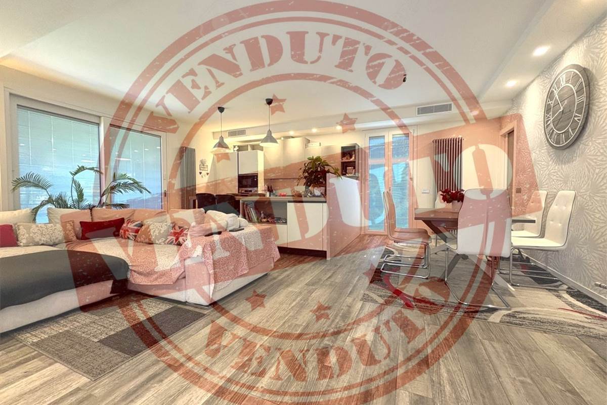 VILLA SINGOLA RISTRUTTURATA SU UN UNICO PIANO