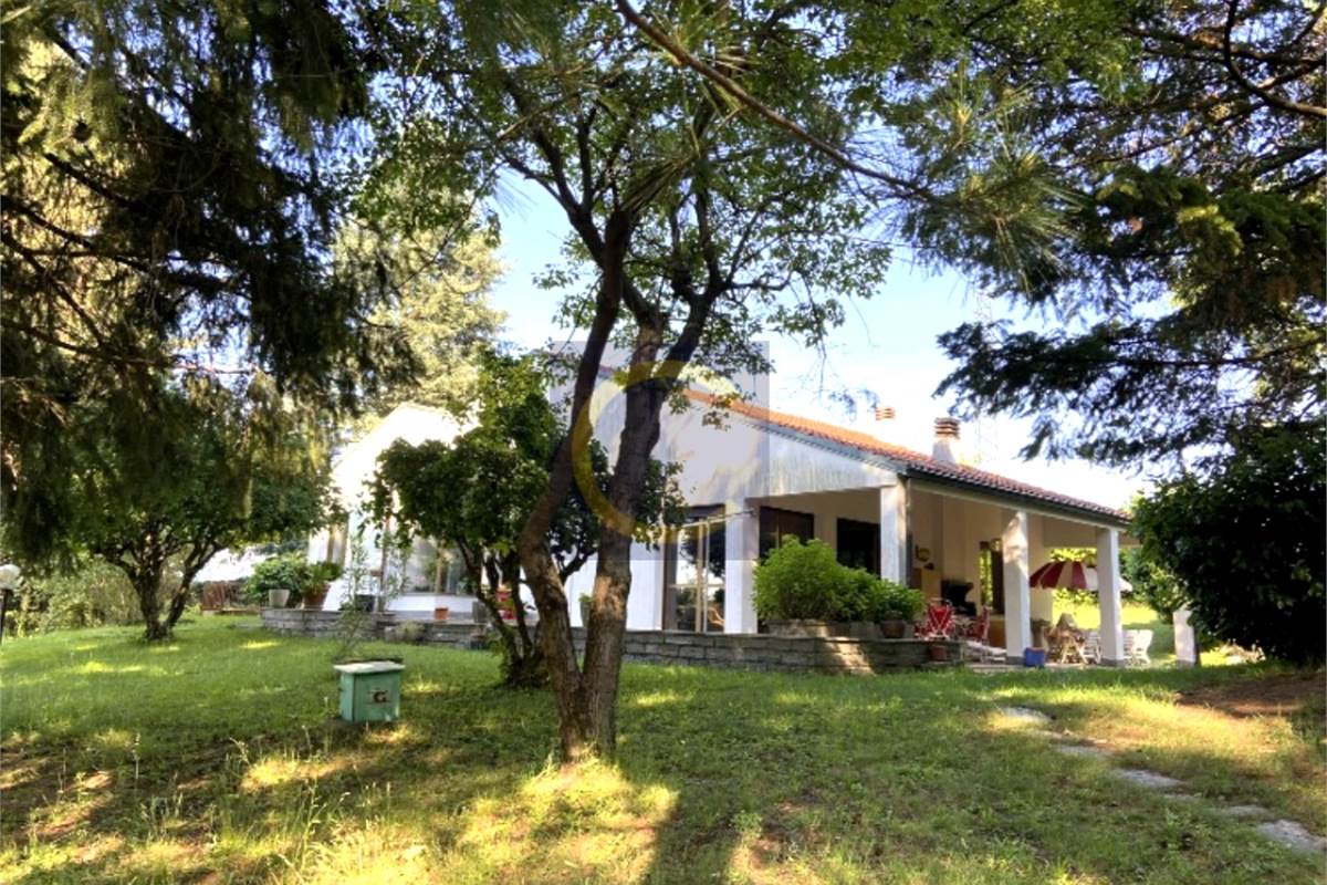 VILLA INDIPENDENTE CON AMPIO GIARDINO PANORAMICO