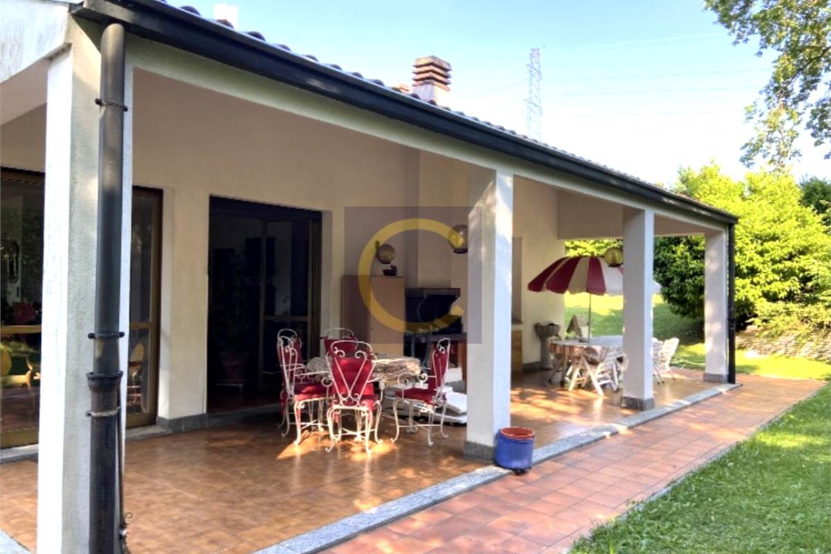 VILLA INDIPENDENTE CON AMPIO GIARDINO PANORAMICO
