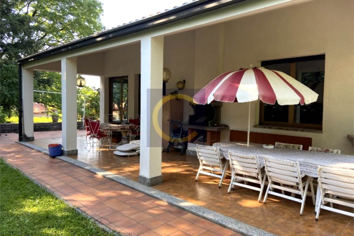 VILLA INDIPENDENTE CON AMPIO GIARDINO PANORAMICO