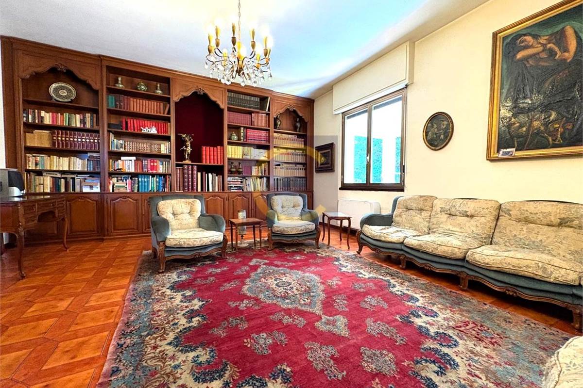 VILLA INDIPENDENTE CON AMPIO GIARDINO PANORAMICO