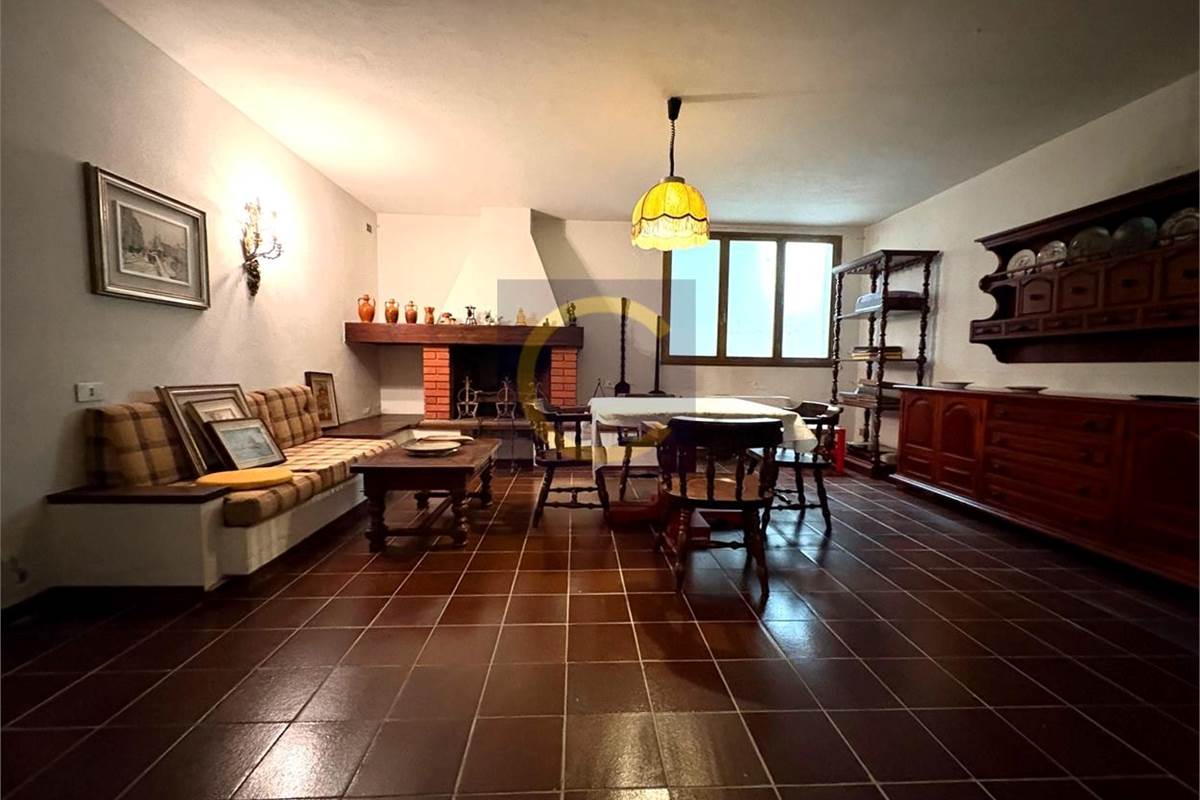 VILLA INDIPENDENTE CON AMPIO GIARDINO PANORAMICO