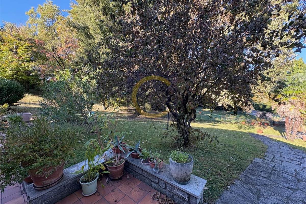 VILLA INDIPENDENTE CON AMPIO GIARDINO PANORAMICO