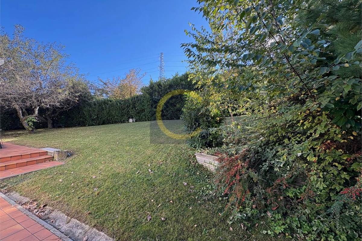 VILLA INDIPENDENTE CON AMPIO GIARDINO PANORAMICO