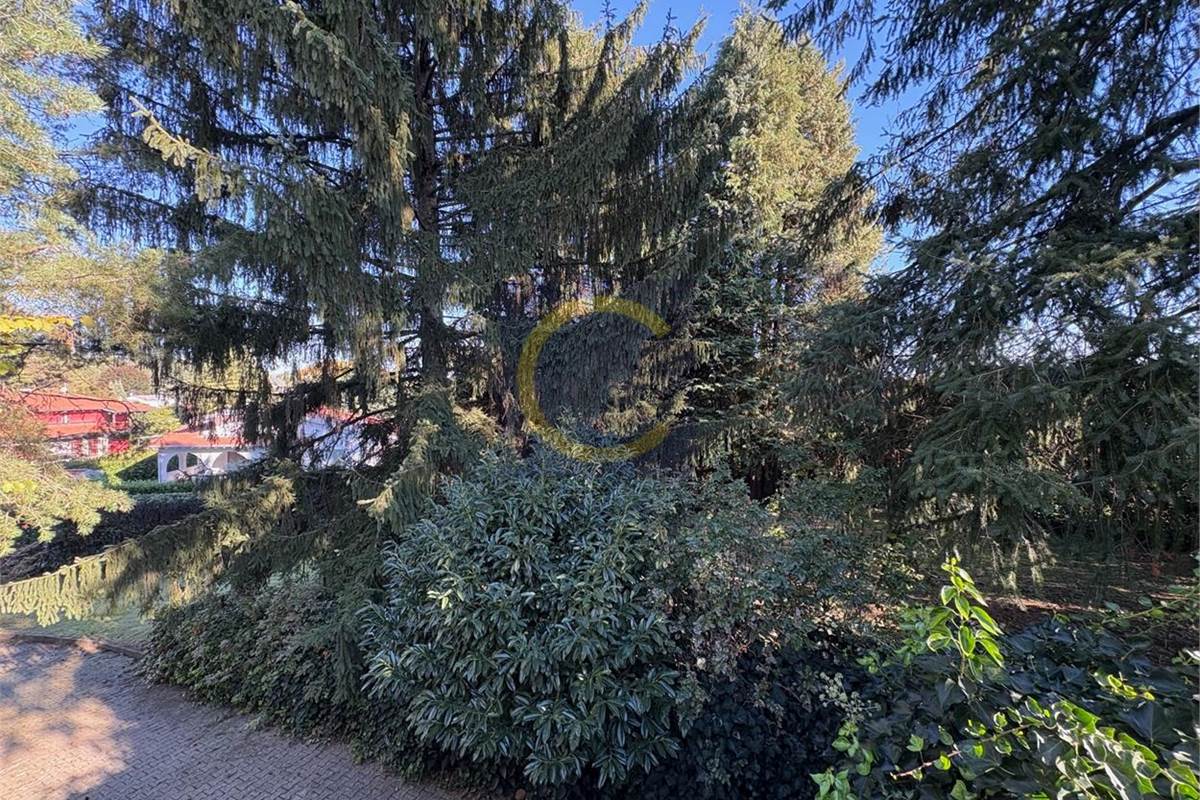 VILLA INDIPENDENTE CON AMPIO GIARDINO PANORAMICO