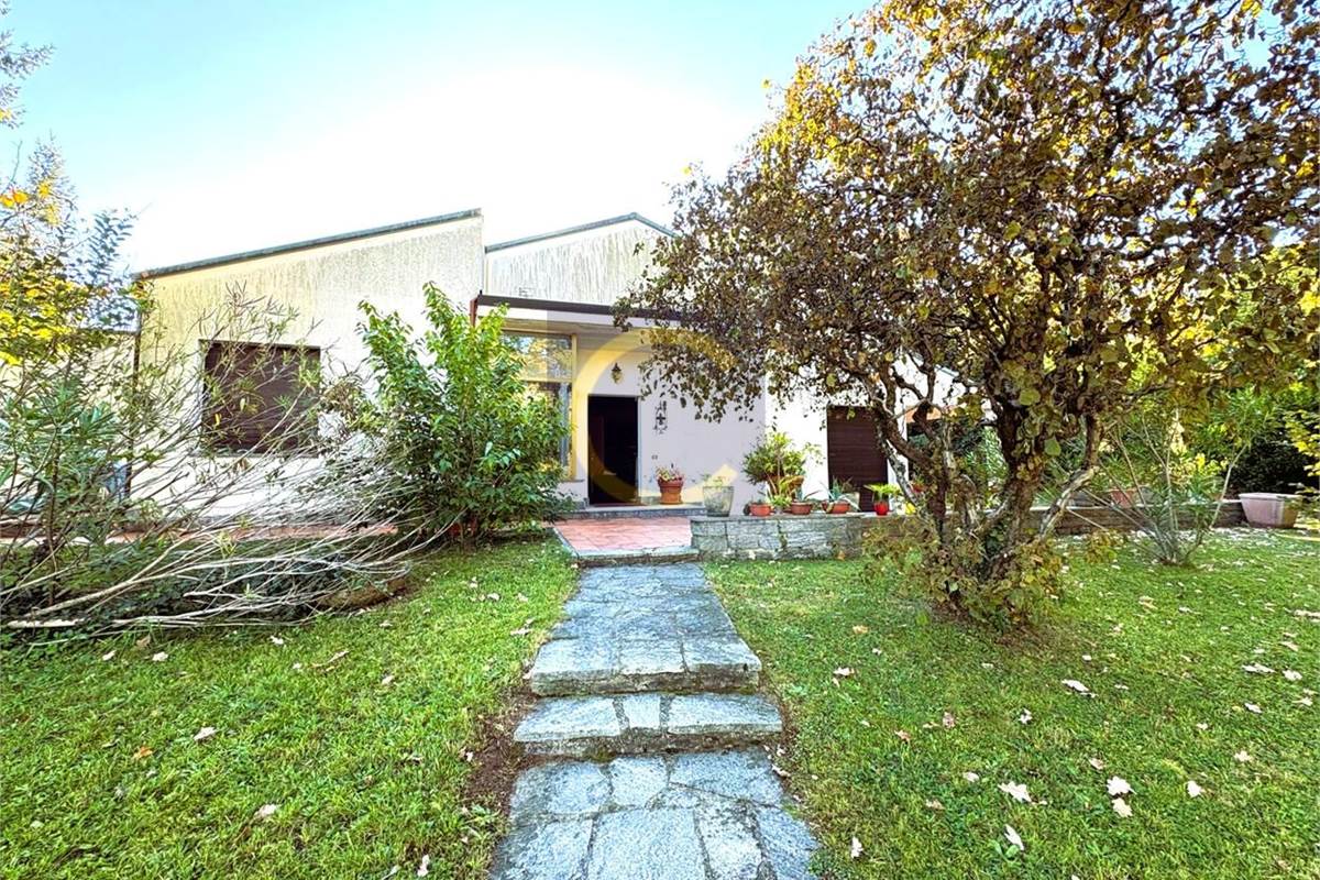 VILLA INDIPENDENTE CON AMPIO GIARDINO PANORAMICO