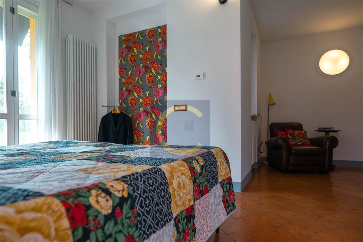 CASA SINGOLA D'EPOCA COMPLETAMENTE RISTRUTTURATA