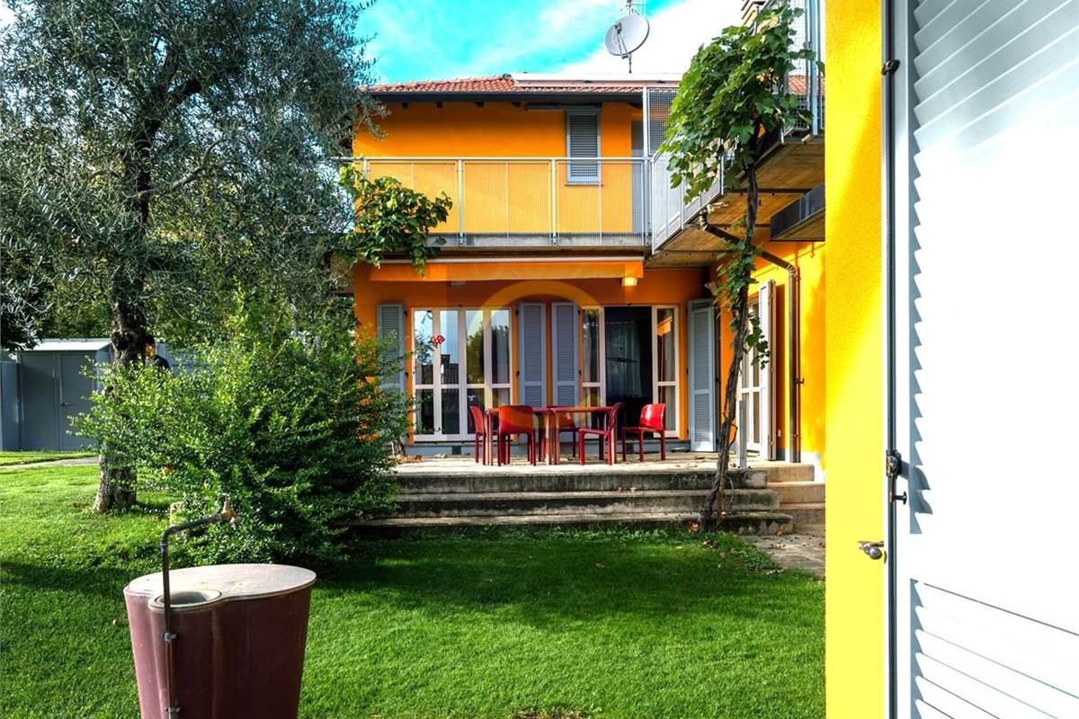 CASA SINGOLA D'EPOCA COMPLETAMENTE RISTRUTTURATA