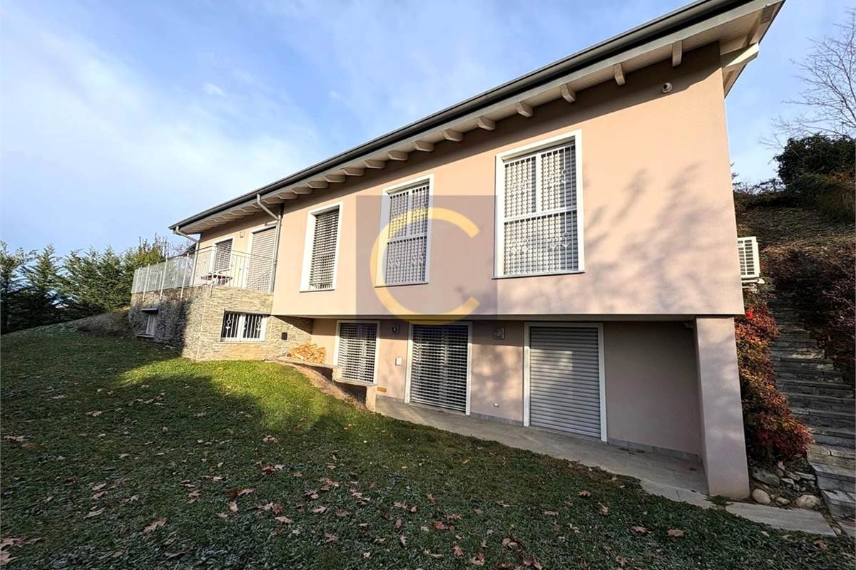 SPLENDIDA E PERFETTA VILLA SINGOLA CON VISTA PANORAMICA