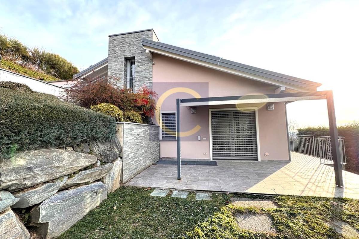 SPLENDIDA E PERFETTA VILLA SINGOLA CON VISTA PANORAMICA