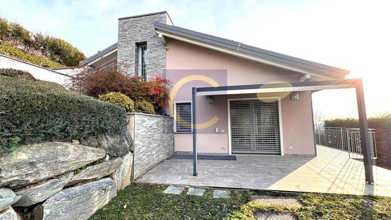 SPLENDIDA E PERFETTA VILLA SINGOLA CON VISTA PANORAMICA