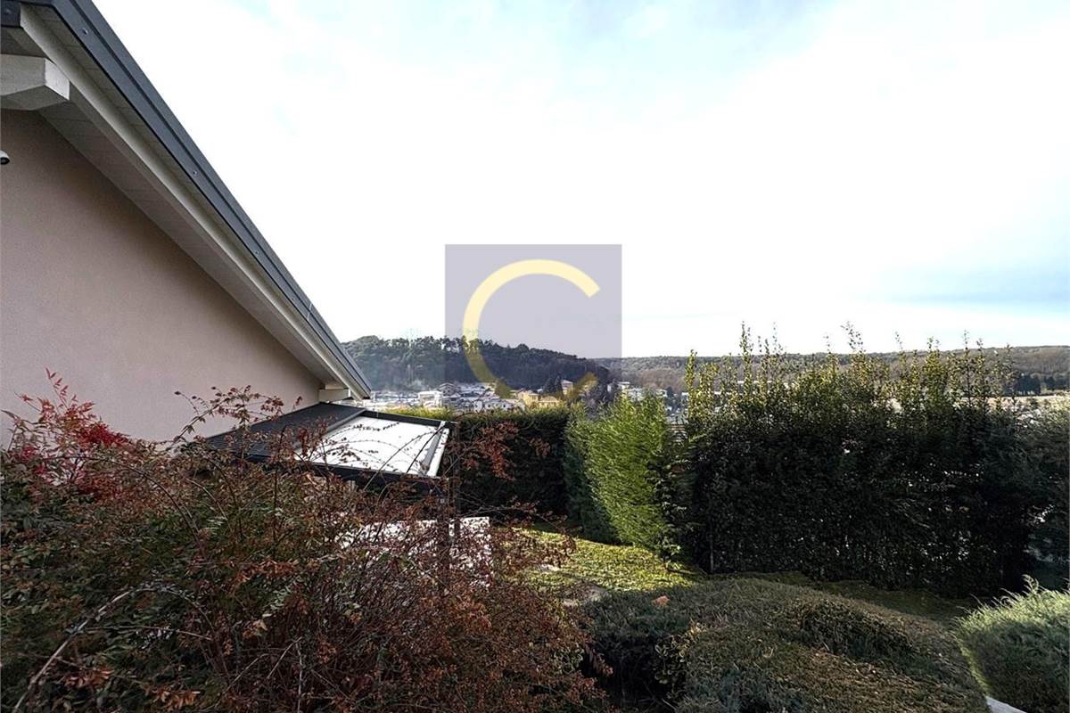 SPLENDIDA E PERFETTA VILLA SINGOLA CON VISTA PANORAMICA