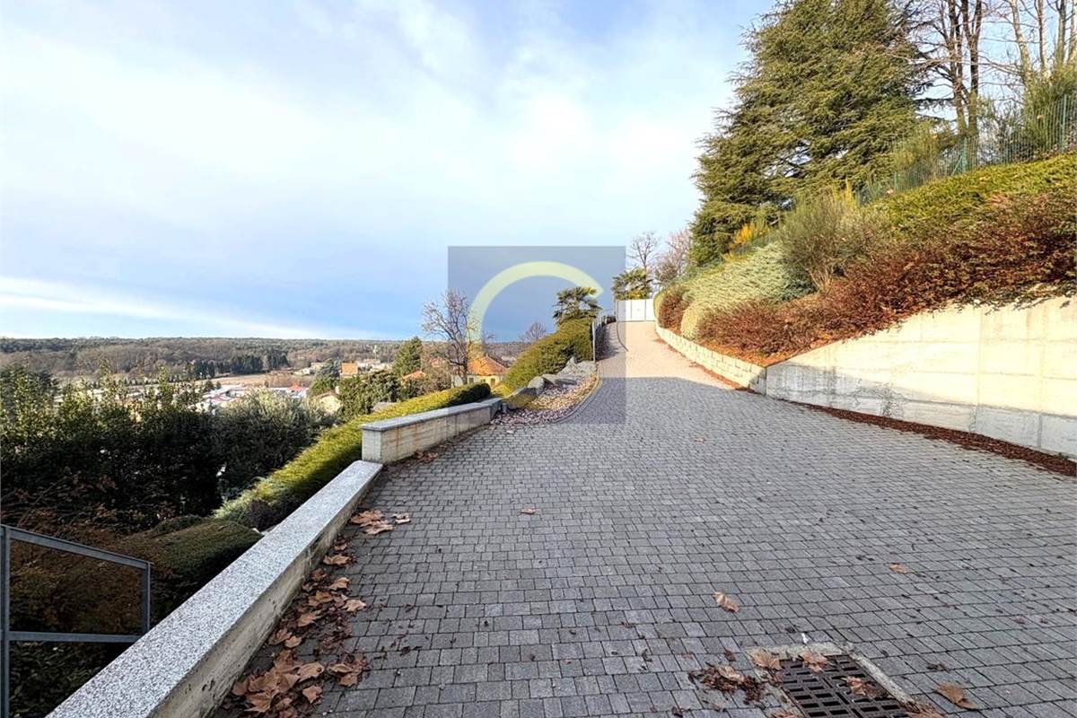 SPLENDIDA E PERFETTA VILLA SINGOLA CON VISTA PANORAMICA