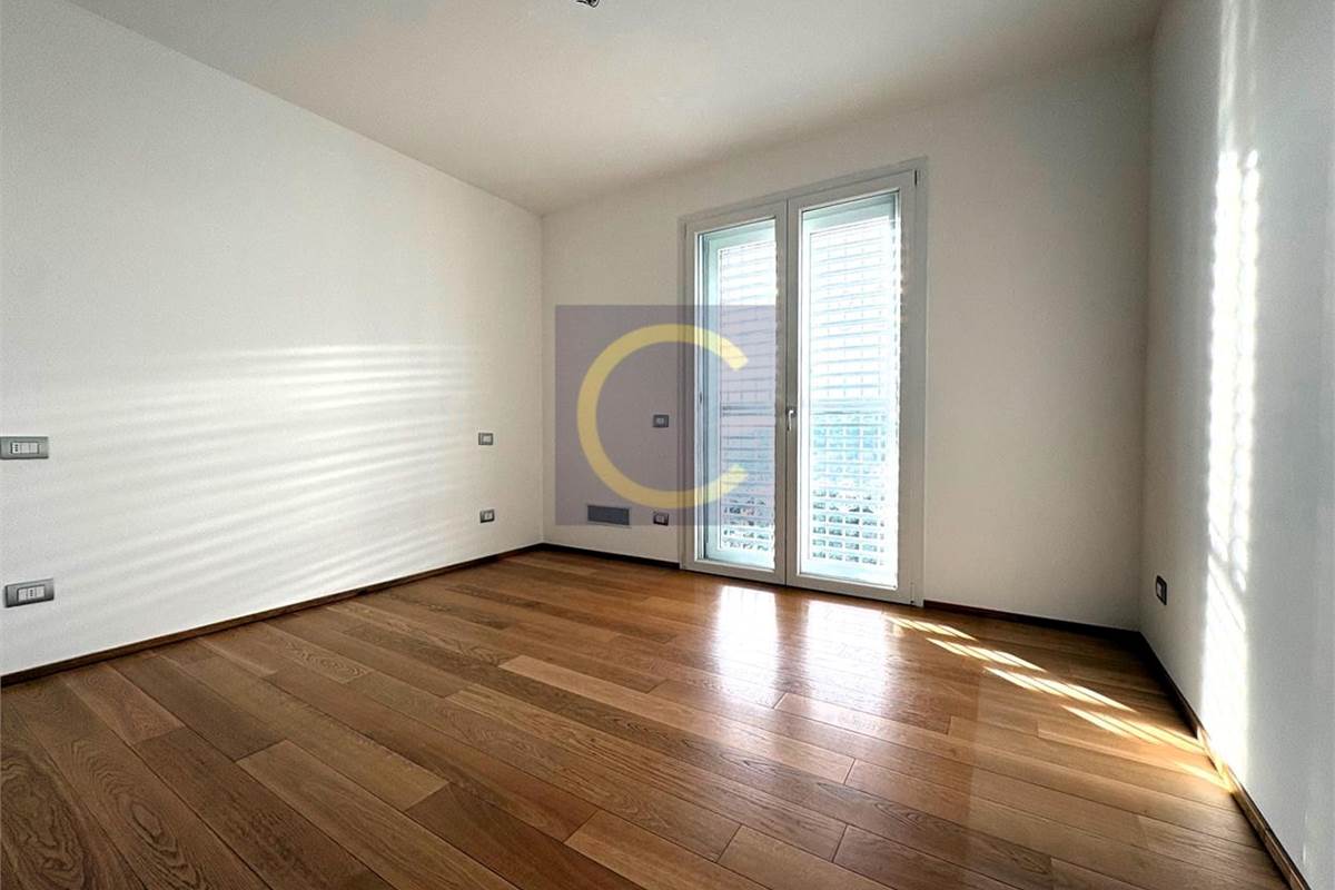 SPLENDIDA E PERFETTA VILLA SINGOLA CON VISTA PANORAMICA