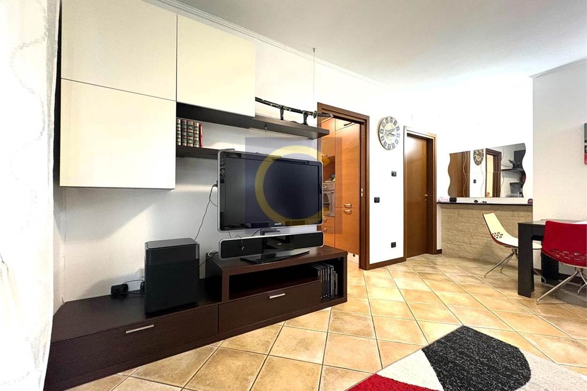 PERFETTO TRILOCALE CON TERRAZZO E BOX