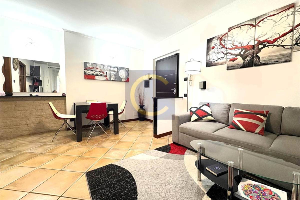 PERFETTO TRILOCALE CON TERRAZZO E BOX