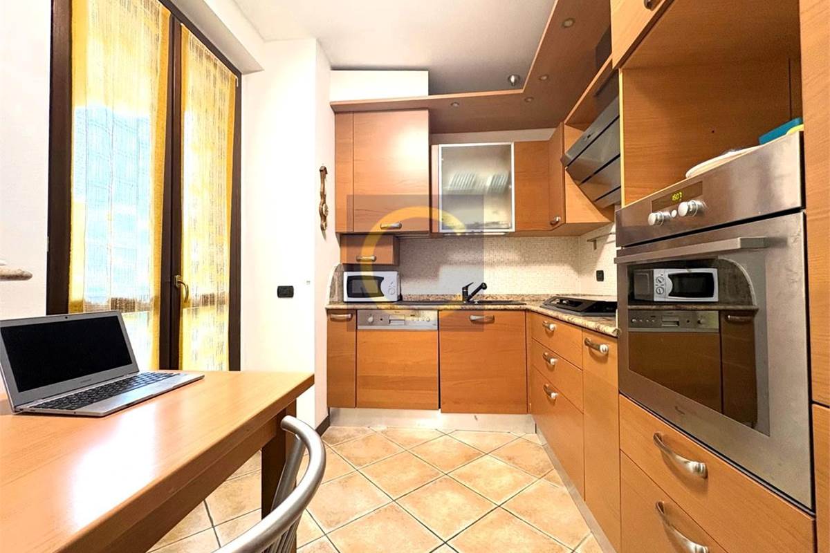 PERFETTO TRILOCALE CON TERRAZZO E BOX