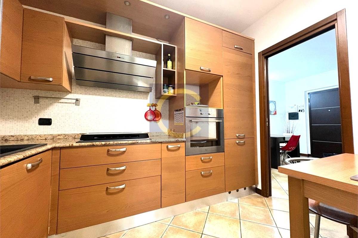 PERFETTO TRILOCALE CON TERRAZZO E BOX