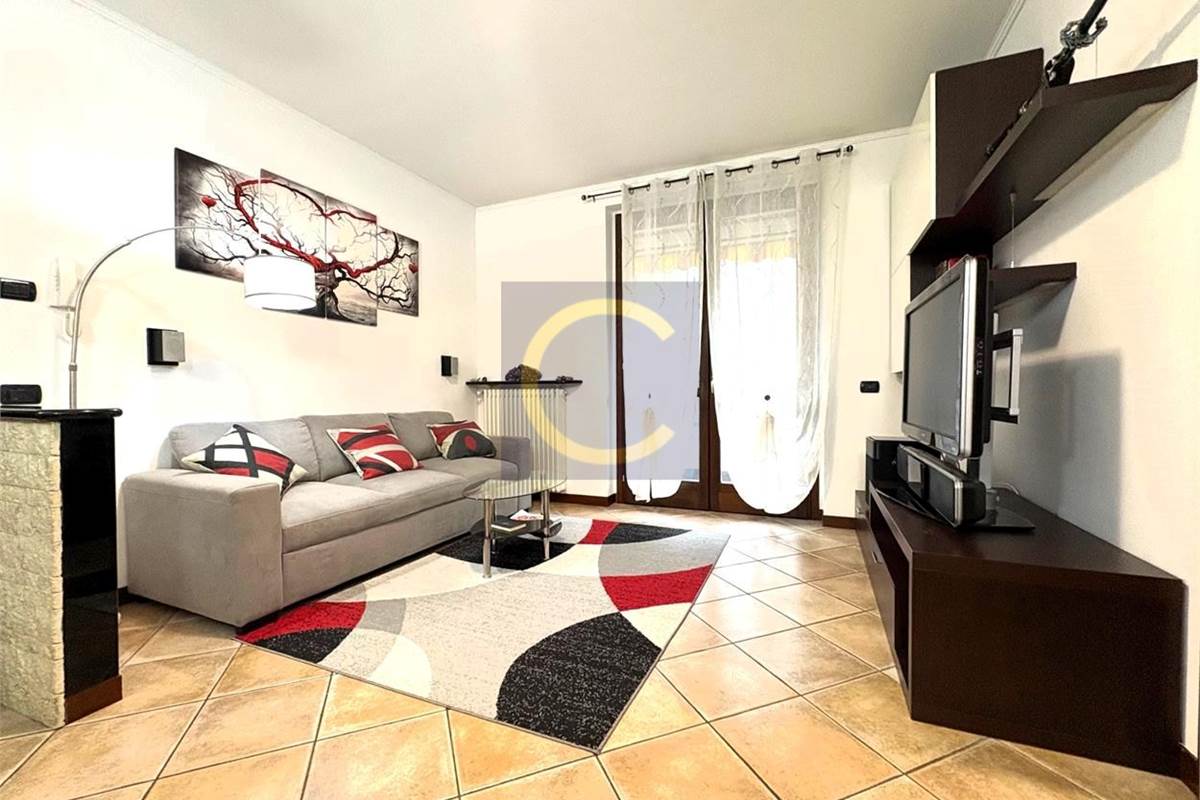 PERFETTO TRILOCALE CON TERRAZZO E BOX