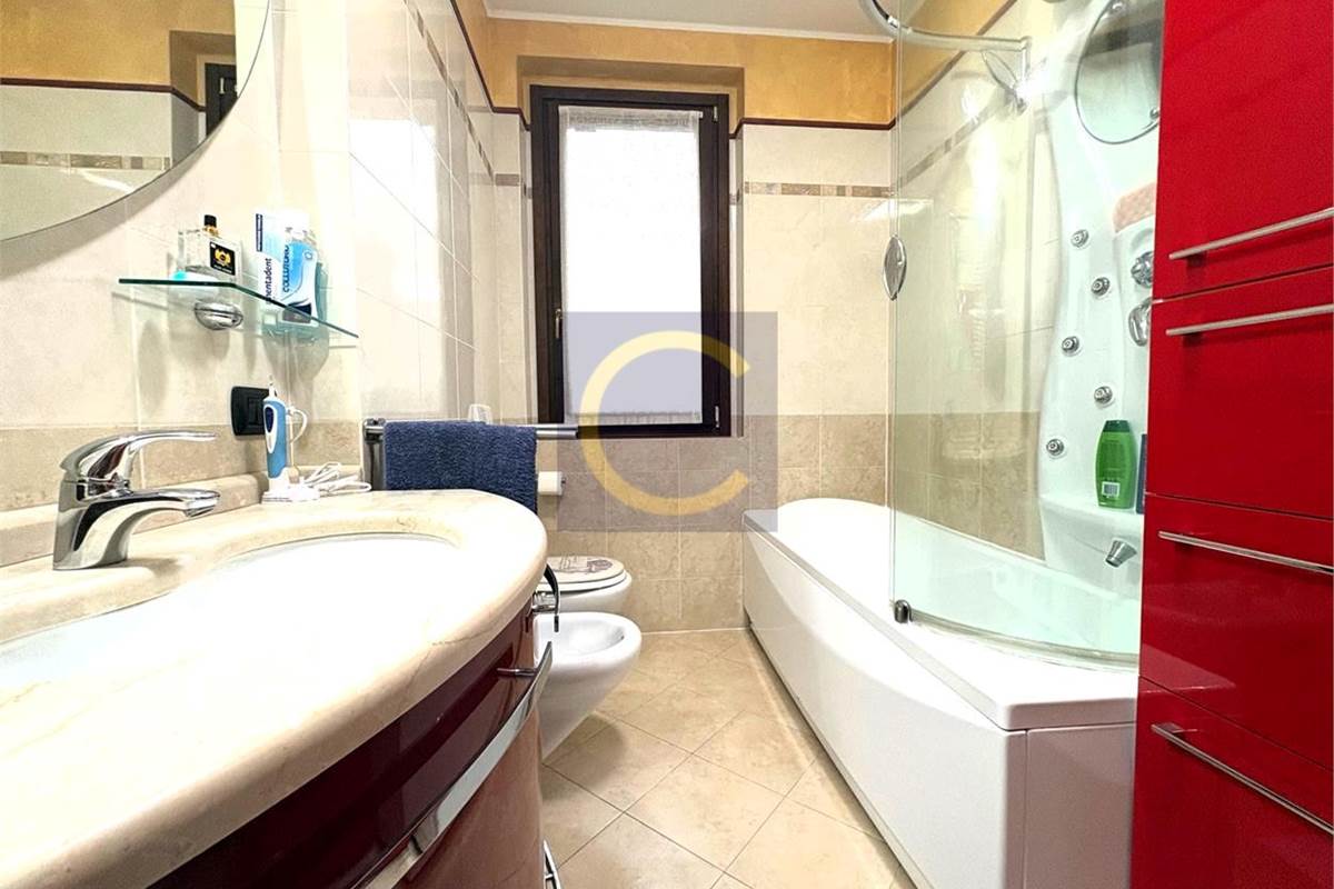 PERFETTO TRILOCALE CON TERRAZZO E BOX