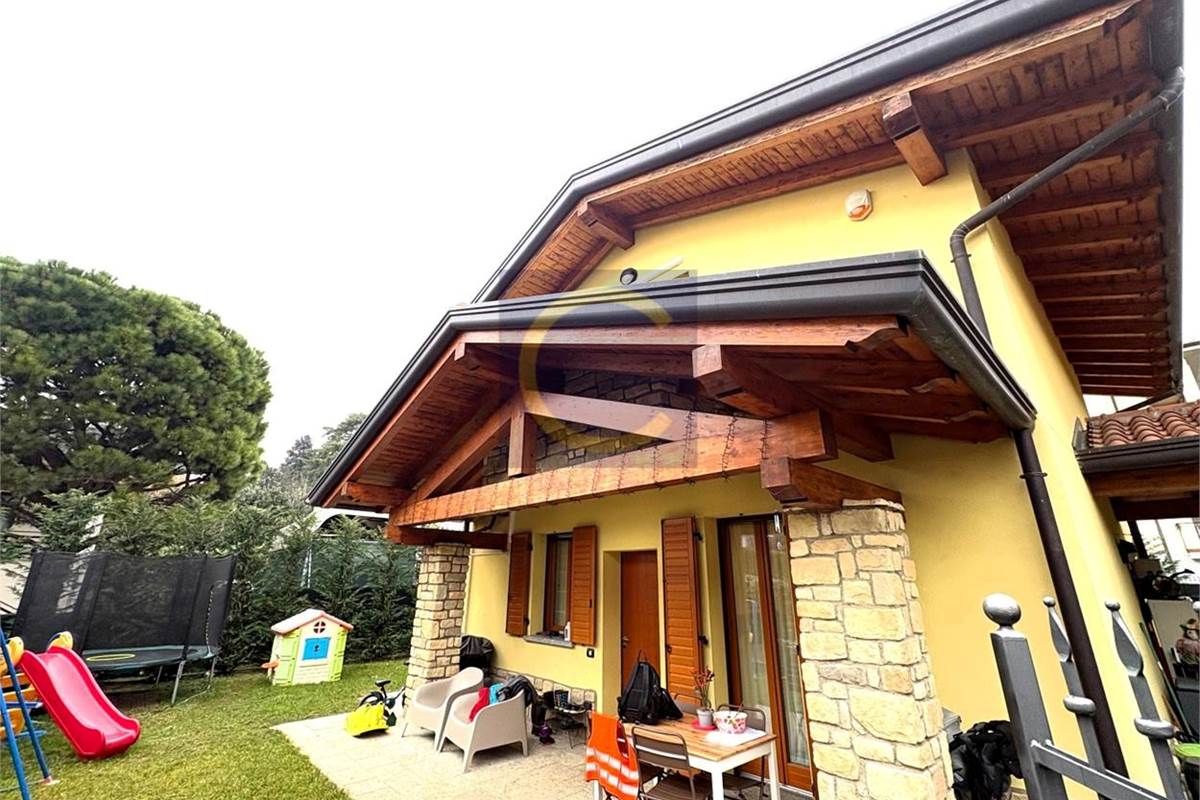 PERFETTO VILLINO SINGOLO IN ZONA TRANQUILLA E CENTRALE