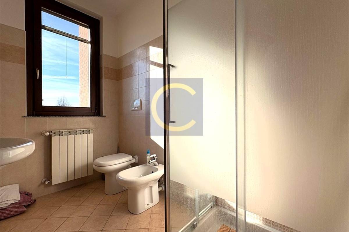 LIBERO TRILOCALE CON BOX E CANTINA