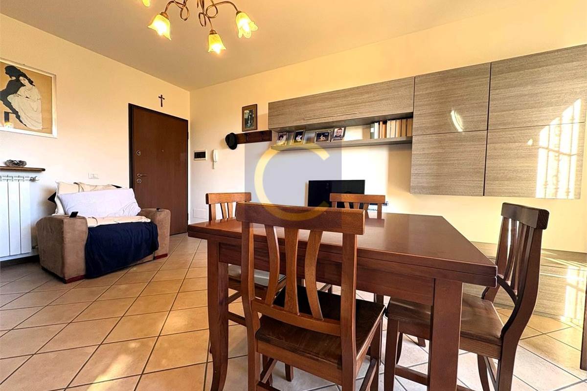 LIBERO TRILOCALE CON BOX E CANTINA