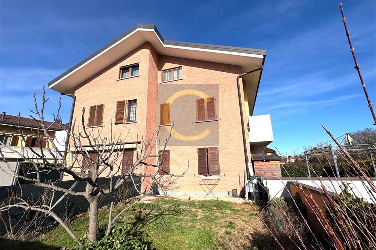 LIBERO TRILOCALE CON BOX E CANTINA