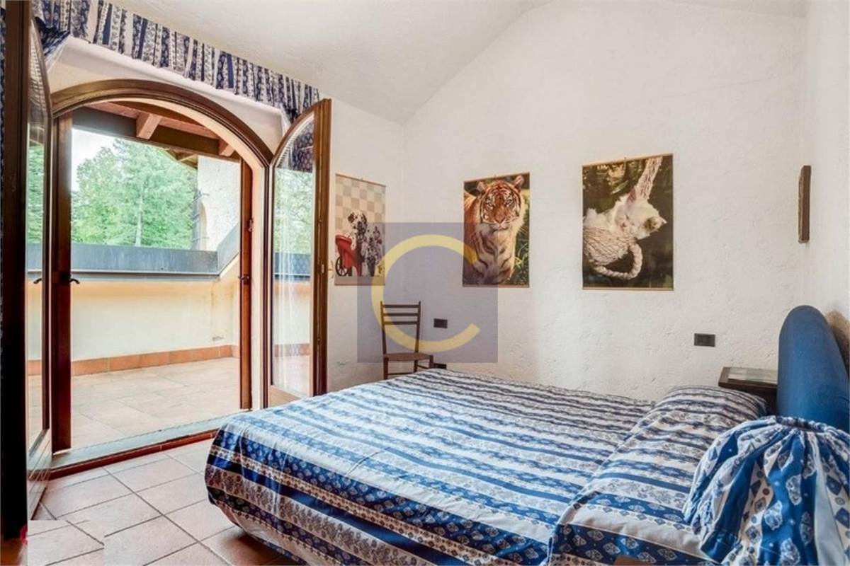 PRESTIGIOSA VILLA INDIPENDENTE CON PARCO PRIVATO