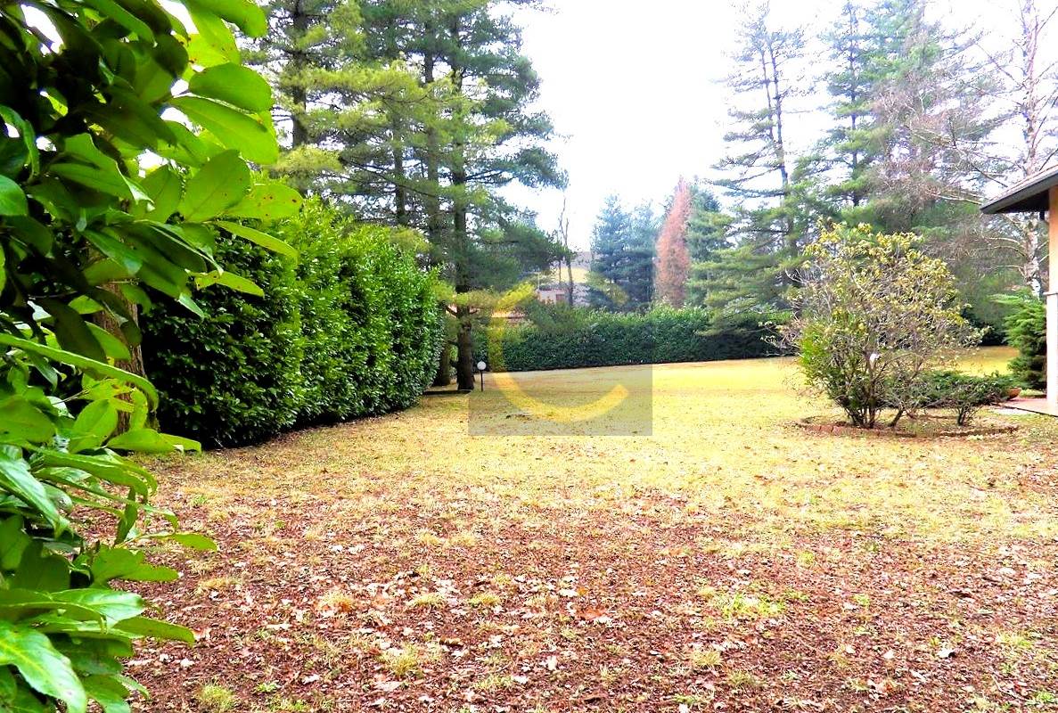 PRESTIGIOSA VILLA INDIPENDENTE CON PARCO PRIVATO