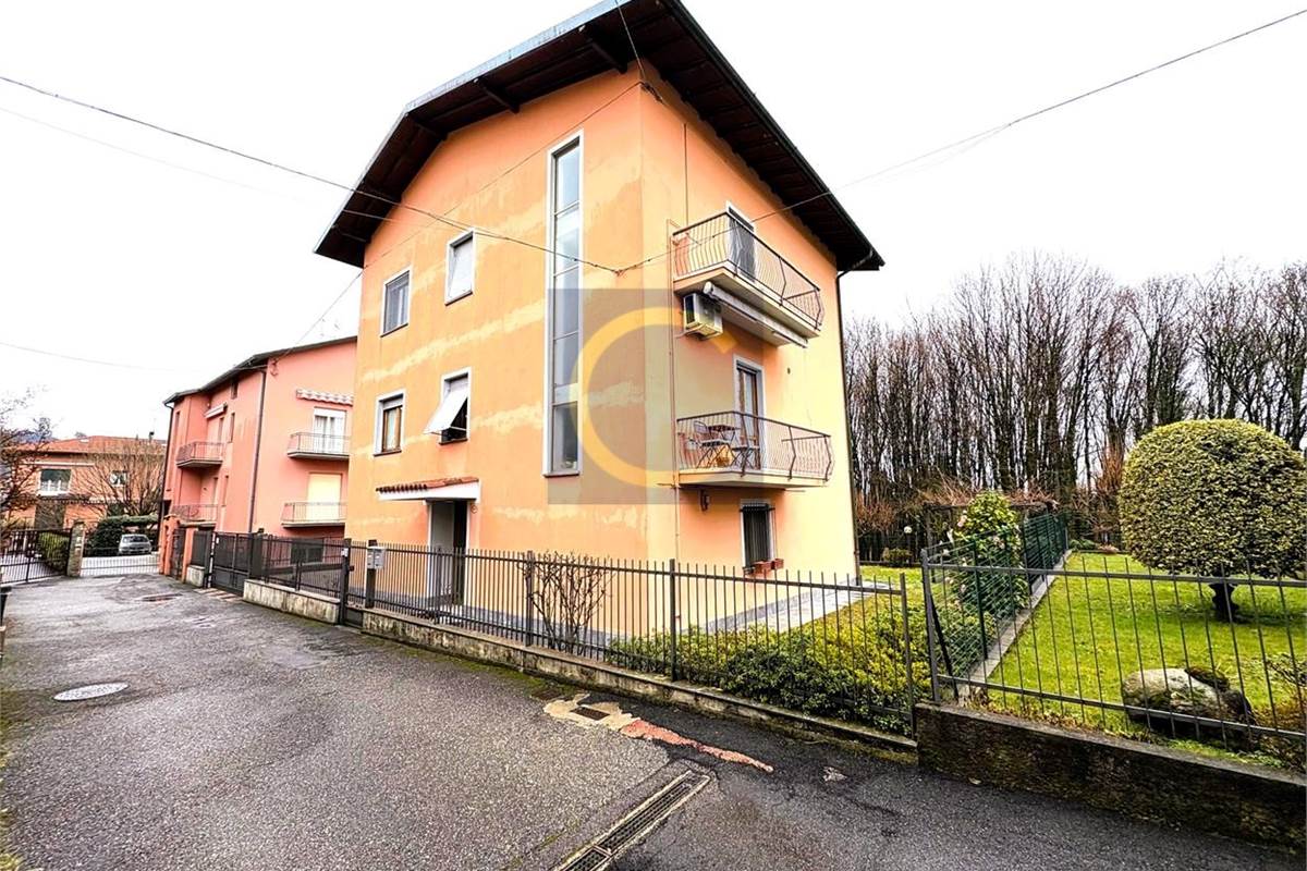 PERFETTO TRILOCALE IN BIFAMILIARE CON GIARDINO PRIVATO