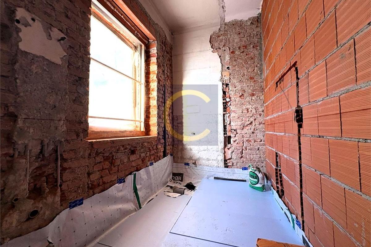 AMPIO BILOCALE RISTRUTTURATO A NUOVO CON AREA ESTERNA