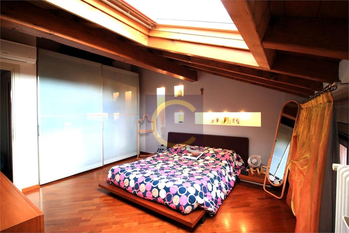 VILLETTA A SCHIERA IN TRANQUILLA RESIDENZA