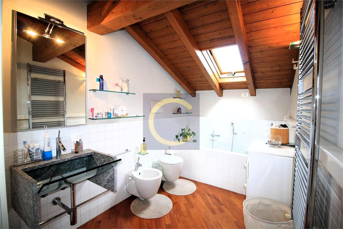 VILLETTA A SCHIERA IN TRANQUILLA RESIDENZA