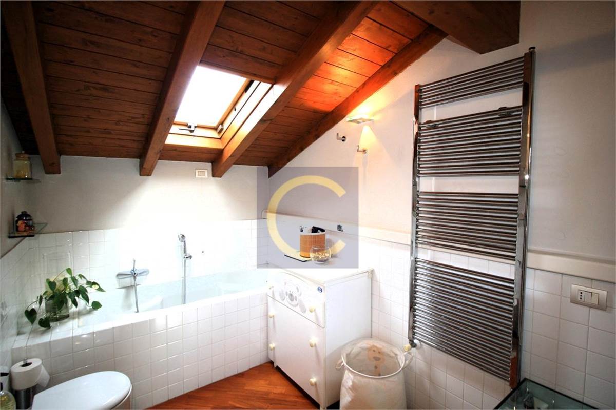 VILLETTA A SCHIERA IN TRANQUILLA RESIDENZA